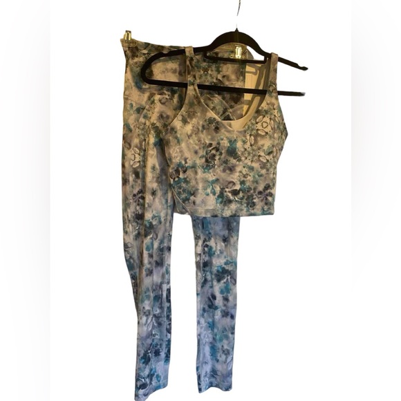 Lululemon Align set top Size 6 bottom Size 4 - Picture 1 of 6